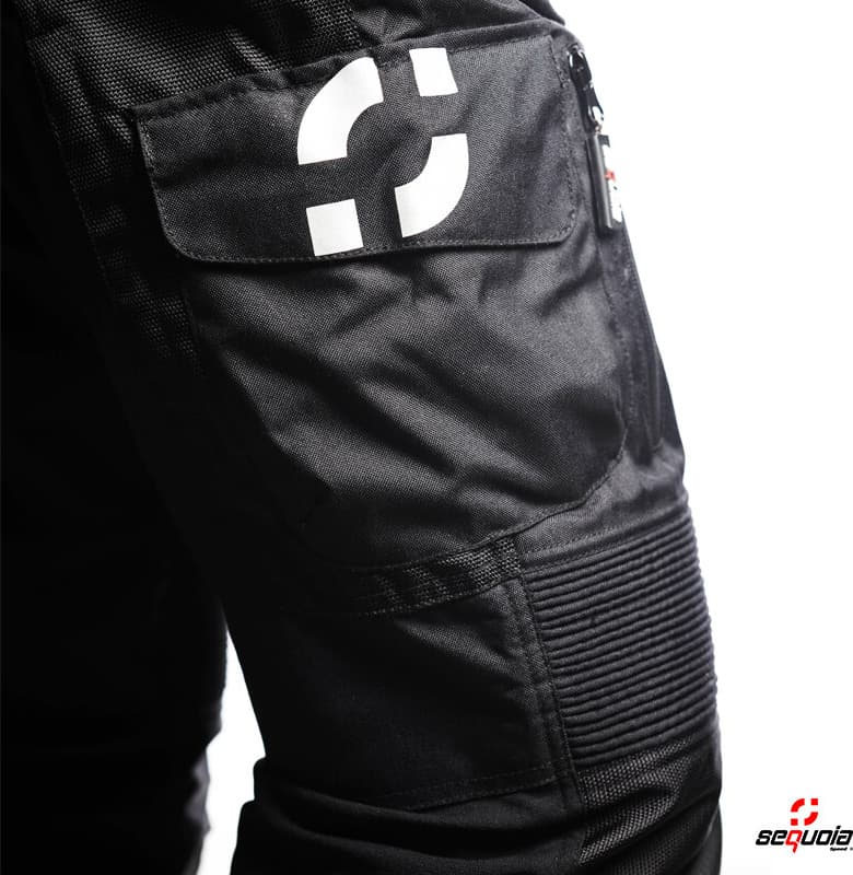 Traje para Moto - TT - Traje de Protección Anti Fricción para Moto vista lateral equipamiento moto