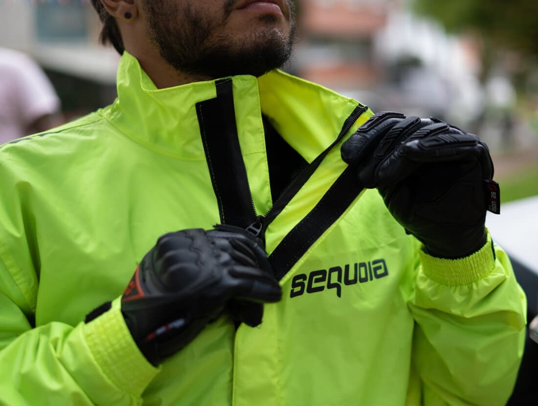 Combo Impermeable Hydra + Zapatones Sequoia Suela dura+ forro morral Moto, Motociclismo detalle material - Antifriccion im...