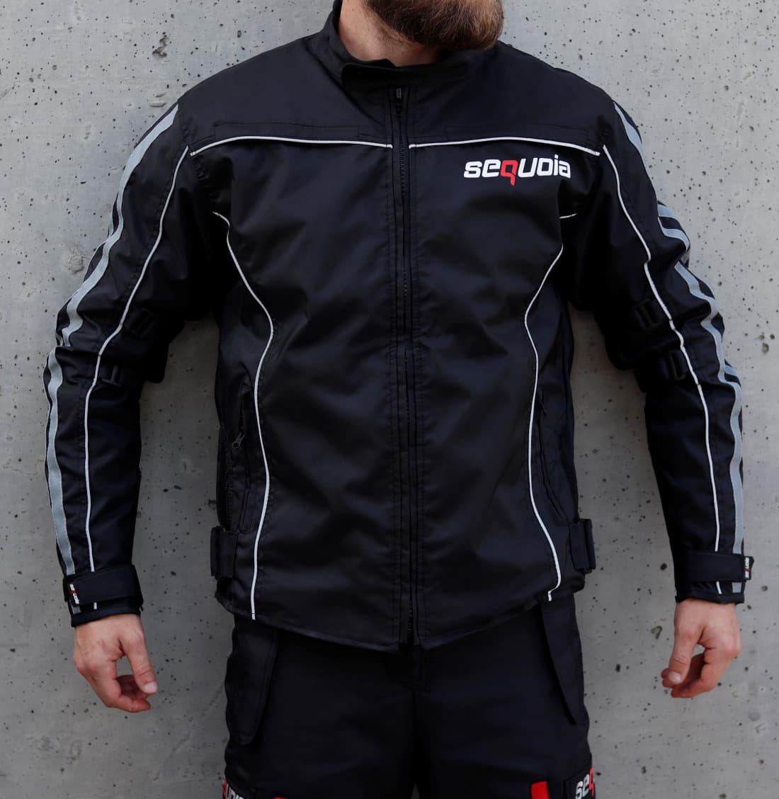 Chaqueta TT - Protecciones Removibles Certificadas 100 Impermeable. detalles reflectivos alta visibilidad