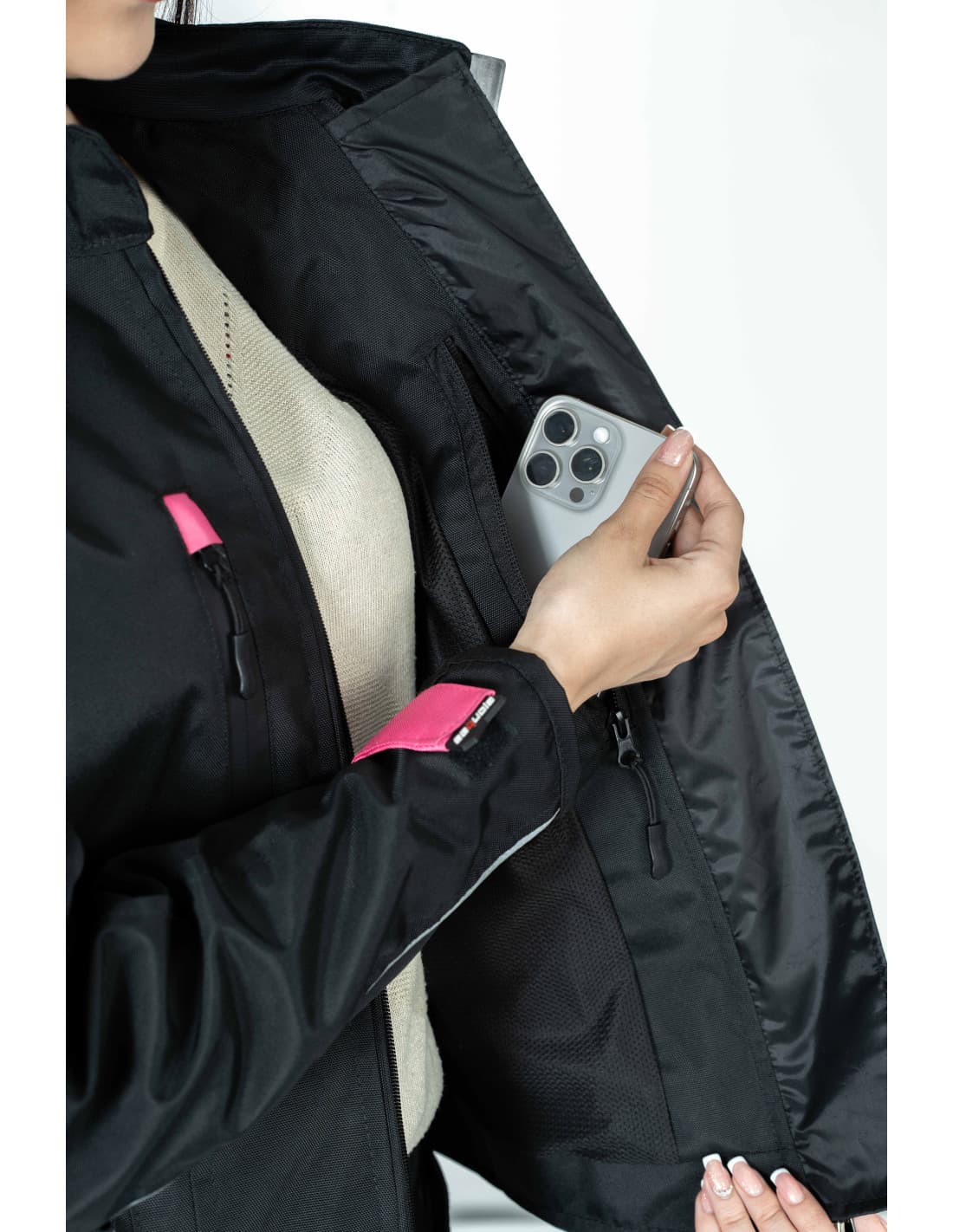 Chaqueta Black Pro Dama - Chaqueta de Protección de Moto para Damas Impermeable Sequoia Speed detalle costuras termoselladas