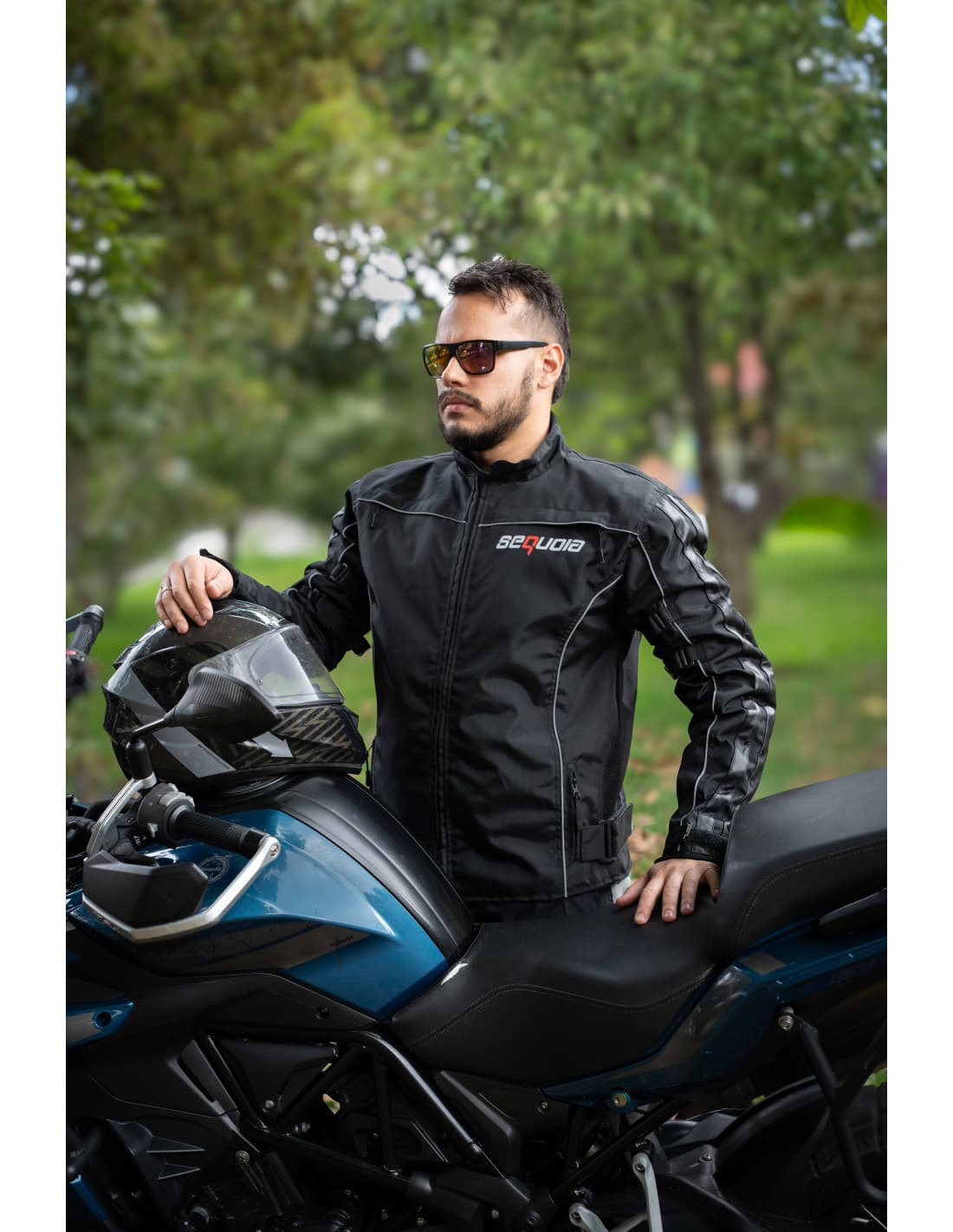 Ficha técnica Chaqueta TT - Protecciones Removibles Certificadas 100 Impermeable.