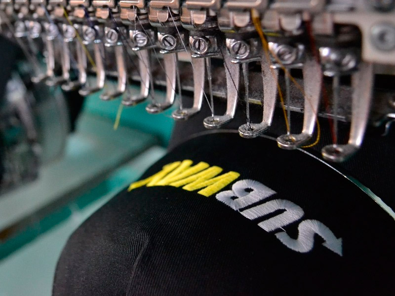 Muestra de bordado corporativo profesional en Bogota